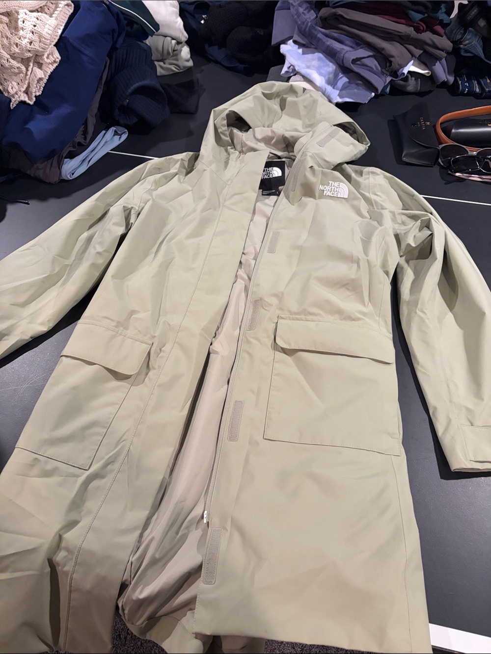 North face large rain jacket light green